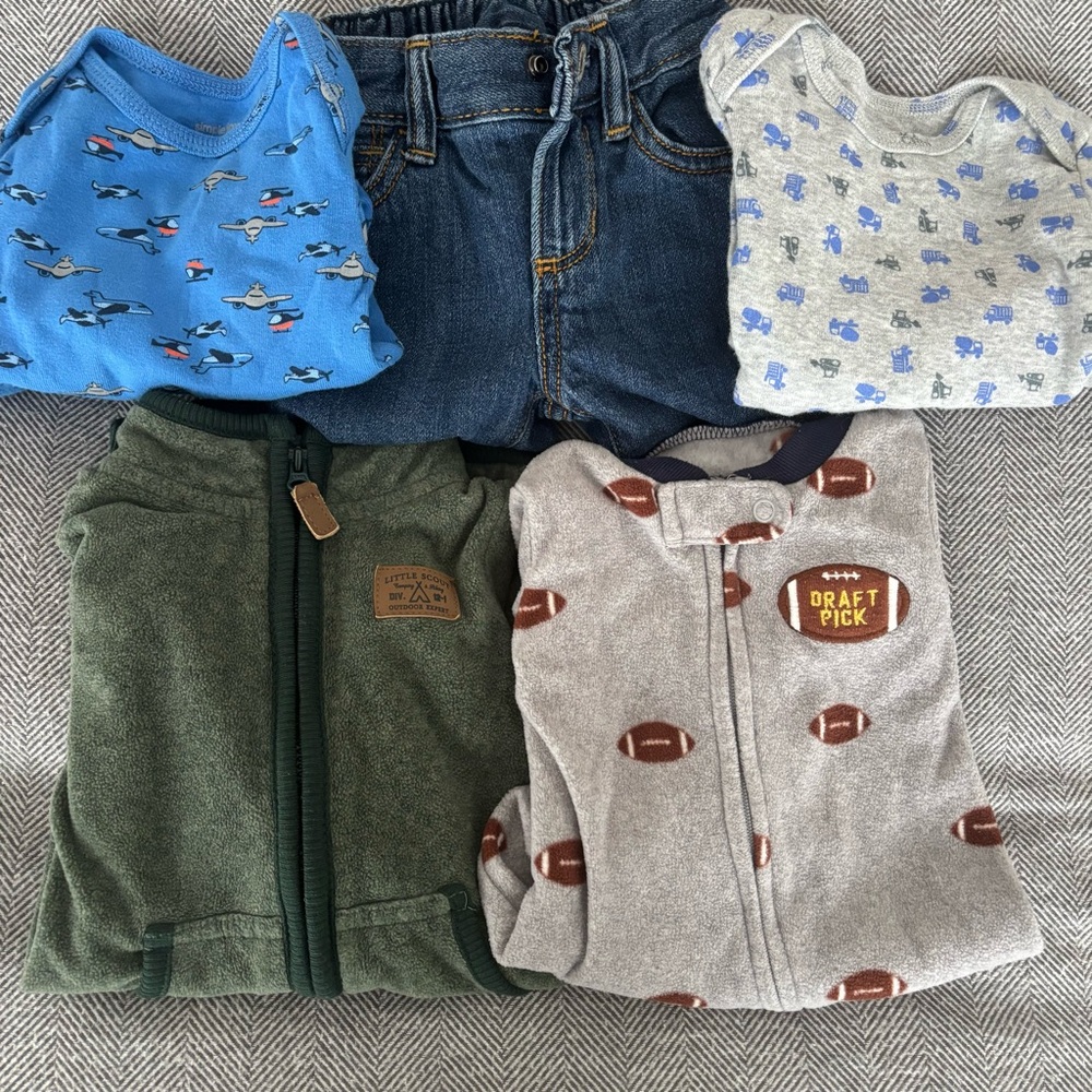 Lot of 5 Baby Boy 3M, 3-6M Months One Piece Playsuits , GAP Jeans, Carters